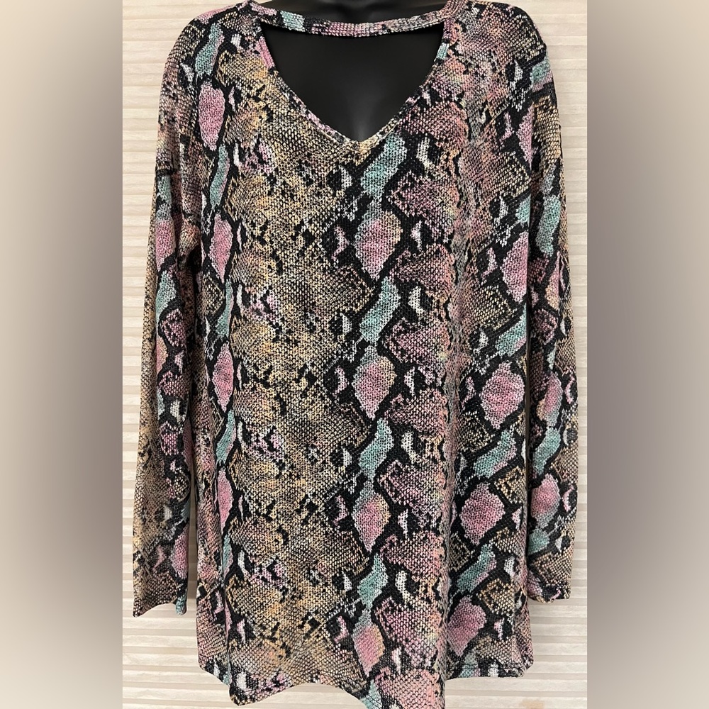 BiBi Rainbow Snake print V-neck Soft Knit Top Size SMALL NEW